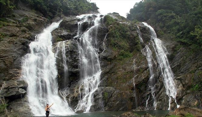 Từ thác trắng đến bãi biển đen